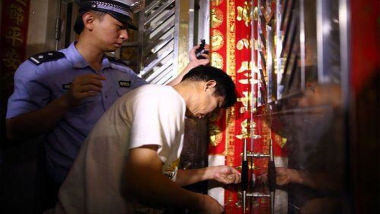 宿迁请开锁师傅开了锁后，师傅